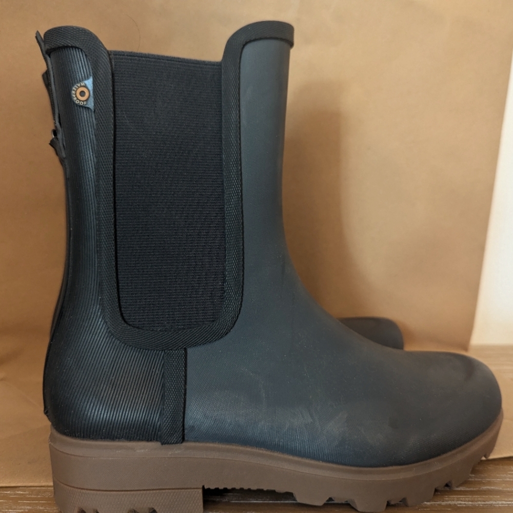 Bog Chelsea Rain Boot - New